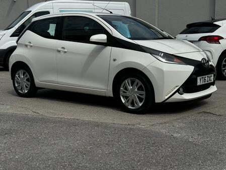 TOYOTA AYGO 1.0 VVT-i x-pression